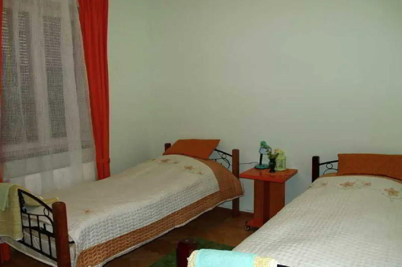 Three Jugs B&B Jrvezh Екстериор снимка