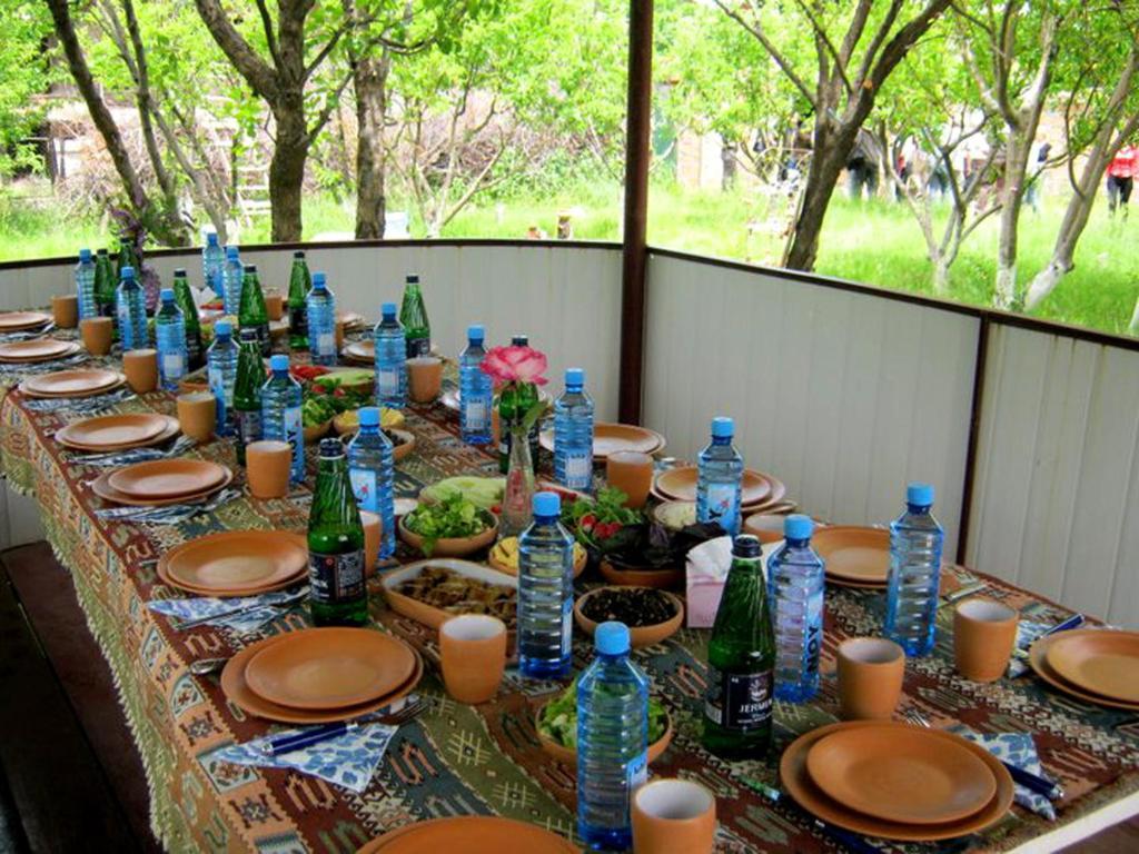 Three Jugs B&B Jrvezh Екстериор снимка