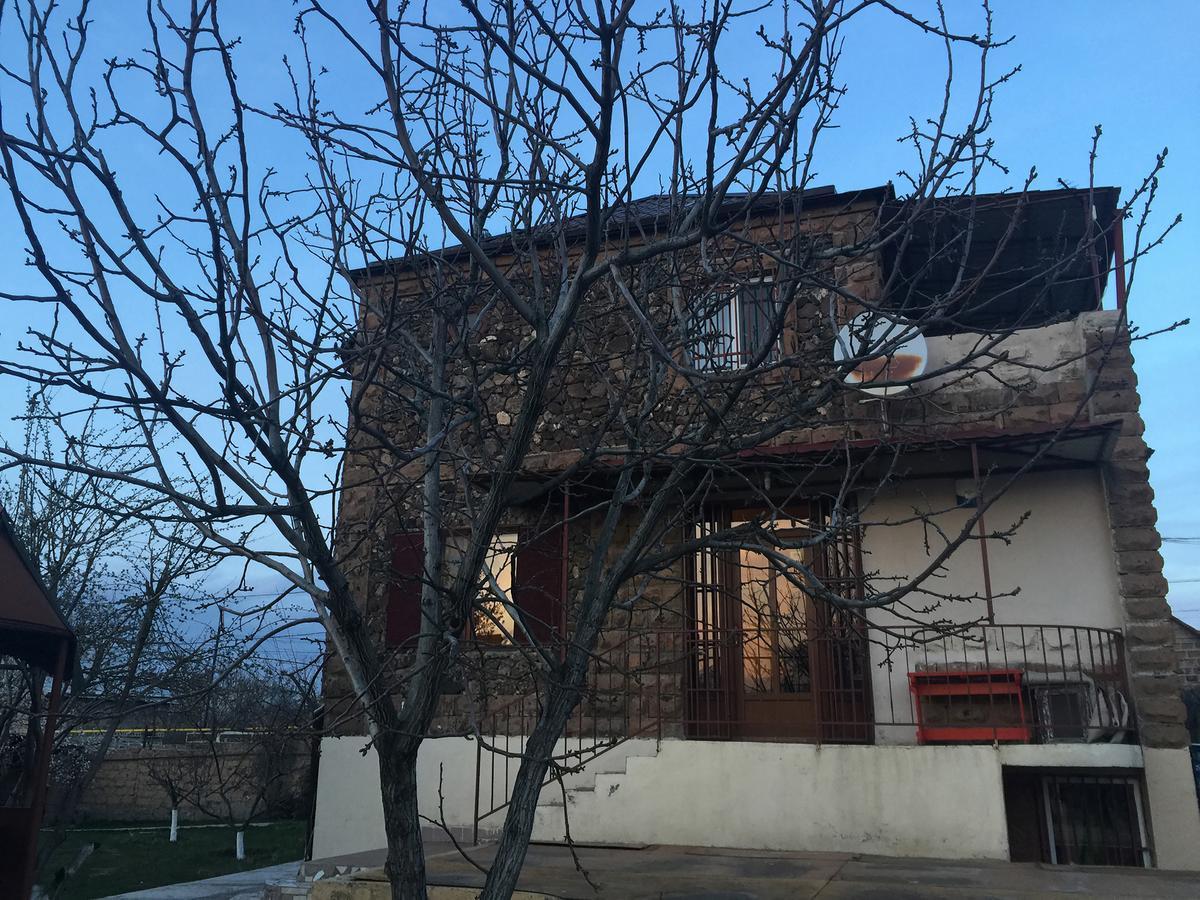 Three Jugs B&B Jrvezh Екстериор снимка