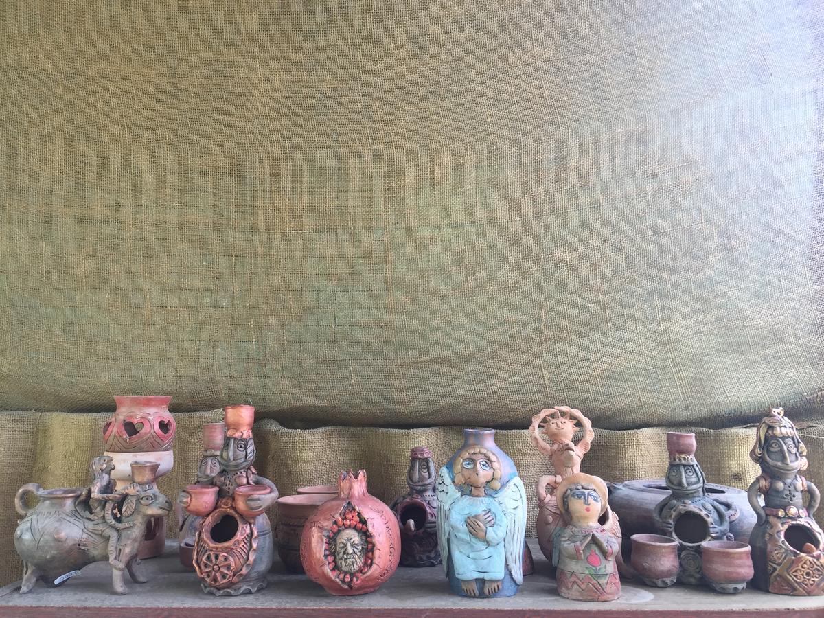 Three Jugs B&B Jrvezh Екстериор снимка